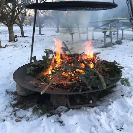 Strandgården På Skarø Med Færge Fra Svendborg Ballen (Svendborg)