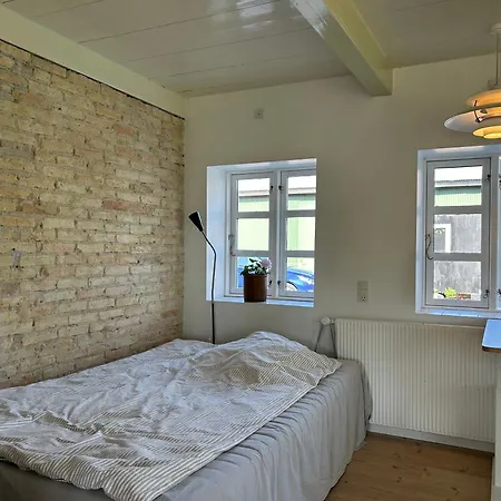 Strandgarden Pa Skaro Med Faerge Fra Svendborg Вилла *