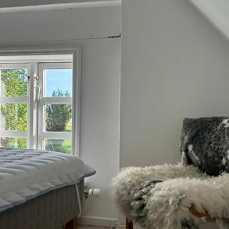 Strandgarden Pa Skaro Med Faerge Fra Svendborg *