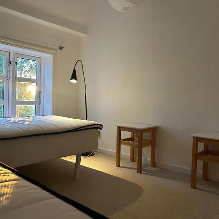 Strandgården På Skarø Med Færge Fra Svendborg *